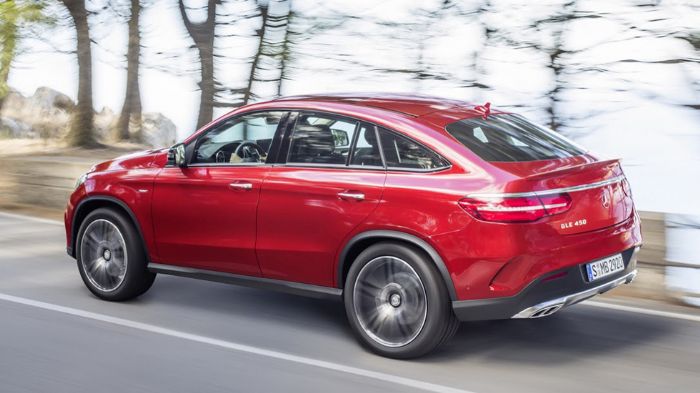 Η GLE Coupe πατά στην ίδια πλατφόρμα με αυτήν της ανανεωμένης ML, αλλά η ανάρτηση, το σύστημα διεύθυνσης και τα ηλεκτρονικά της τροποποιήθηκαν, προς ό