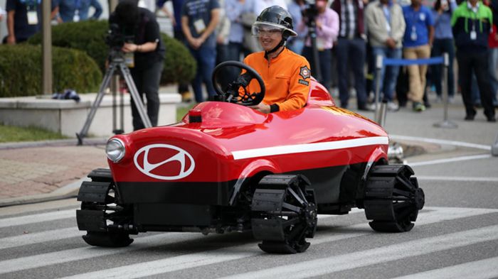 Το «Golden Time Rescue» είναι ένα όχημα διαφυγής που μπορεί να κινηθεί σε όλα τα terrain, ενώ το σχήμα των ελαστικών μεταβάλλεται ανάλογα, για πιο γρή