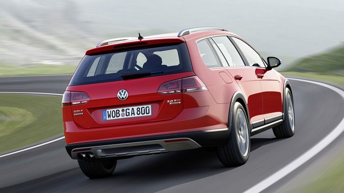 Πολλές «πινελιές» στο αμάξωμα του Golf Alltrack καθιστούν σαφή τον «περιπετειώδη», παντός εδάφους προσανατολισμό του.