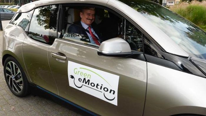 Η ΔΕΗ στο πλαίσιο του Green eMotion έχει αναλάβει να εφαρμόσει «έξυπνη» φόρτιση συνδεδεμένη με την παραγωγή ηλεκτρικής ενέργειας από φωτοβολταικά συστ