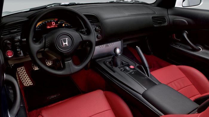 Το νέο S2000 θα δανείζεται το 2λιτρο 4κύλινδρο turbo μοτέρ του Civic Type R, αλλά με τις σχετικές αναβαθμίσεις, προκειμένου να αποδίδει για την περίστ