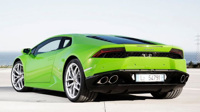 Oι 1.000 Huracan πουλήθηκαν στην Αμερική, ενώ ο υπόλοιπος πλανήτης μοιράστηκε τις 2.000 μονάδες του συγκεκριμένου υπεραυτοκινήτου. 