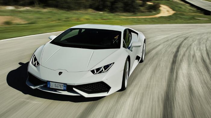 Σε 10 μήνες έχουν πουληθεί 3.000 Lamborghini Huracan LP610-4 και αυτό οδηγεί την εταιρεία στο να ετομάσει επιπλέον μια κάμπριο και μια πιο hot έκδοση 