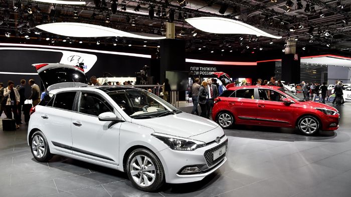Πρωταγωνιστές στο περίπτερο της Hyundai στην Έκθεση Παρισιού είναι, εκτός από τα μοντέλα, και οι νέοι κινητήρες, αλλά και το 1ο πρώτο 7άρι αυτόματο κι
