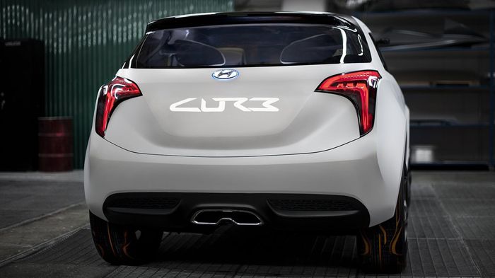 O Zuchowski δήλωσε ότι το εν λόγω μικρό crossover θα έχει δυναμικό στιλ και έντονες «ακμές» στο αμάξωμά του (εικόνα το Curb concept).