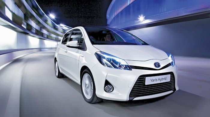 Το υβριδικό Yaris έχει δεχθεί συγκεκριμένες αεροδυναμικές βελτιώσεις σε σχέση με το συμβατικό, όπως ειδικής σχεδίασης ζάντες, άλλη μάσκα και «καλυμμέν