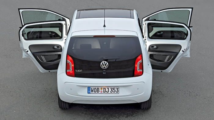 To VW up! εντυπωσιάζει με την εκμετάλλευση του χώρου στο εσωτερικό. Χωράει με άνεση 4 ενήλικες, ενώ τα 251 λτ. του χώρου αποσκευών είναι τιμή κορυφαία