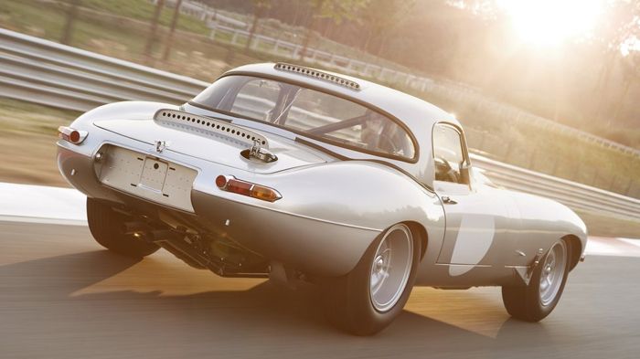 Η νέα Lightweight E-Type θα εφοδιάζεται με τον αλουμινένιο 6κύλινδρο κινητήρα 3,8 λτ. ισχύος 345 ίππων και 380 Nm ροπής. 