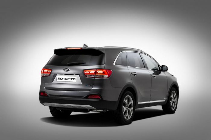 Οι διαστάσεις του εν λόγω SUV είναι 4.780 χιλστ. μήκος 1.685 χλστ. ύψος, ενώ το μεταξόνιο του είναι 2.780 χλστ., αυξημένο κατά 80 χλστ., αναφορικά με 