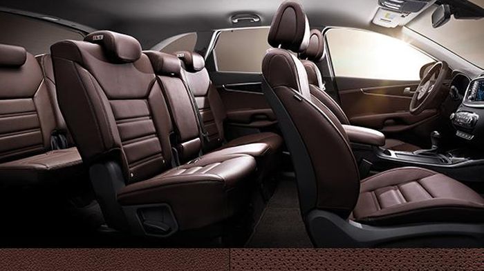 Η διαμόρφωση των καθισμάτων στο νέο Kia Sorento θα μπορεί να λάβει 5θέσια ή 7θέσια διάταξη.