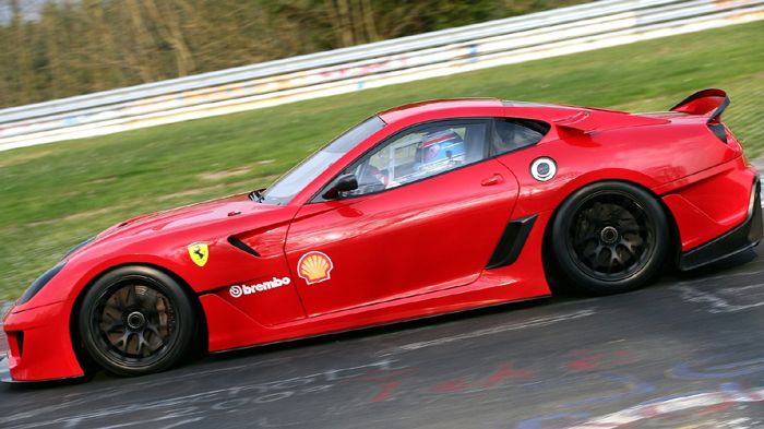 Η LaFerrari XX θα ακολουθήσει τη λογική της επίσης αγωνιστικής Ferrari 599XX (φωτό) του 2010.