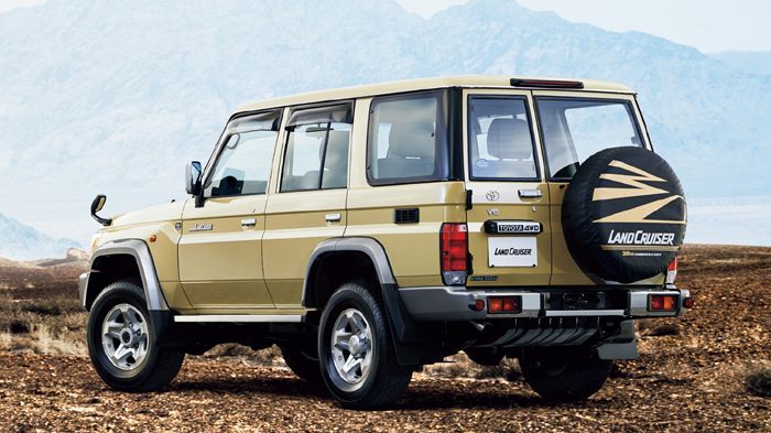 Το Land Cruiser 70 φέρει ένα 4λιτρο V6 μοτέρ και μηχανικό κιβώτιο 5 σχέσεων. Η ισχύς του είναι 231 ίπποι, η ροπή του βρίσκεται στα 360 Nm, ενώ η καταν