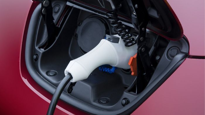 Οι βασικές εκδόσεις του Nissan Leaf θα εξοπλίζονται με μικρότερο σετ μπαταριών, ενώ οι πιο πλούσιες θα φέρουν μεγαλύτερο και αναμένεται πως θα έχουν α