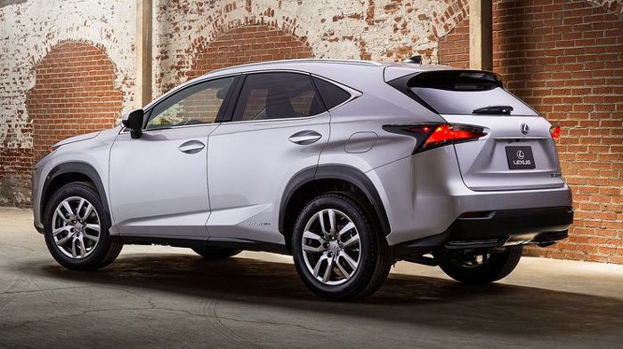 Στην έκδοση NX 300h το νέο ιαπωνικό SUV θα φέρει το υβριδικό σύνολο του IS 300h, που συνδυάζει έναν 2,5 λτ. 4κύλινδρο 178 ίππων και ένα ηλεκτρικό μοτέ
