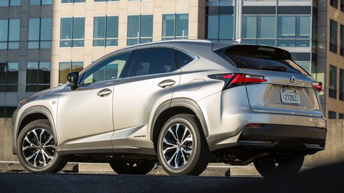 To NX 300h hybrid που θα δύμε στη χώρα μας εφοδιάζεται με 2,5 λτ. 4κύλινδρο κινητήρα VVT-I, που συνδυάζεται με ηλεκτροκινητήρα και συνδυαστικά αποδίδε