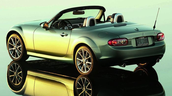 Σύμφωνα με τη Mazda, ο στόχος που είχε τεθεί το 1989 για το MX-5 Miata: να προσφέρει «σπορ επιδόσεις σε προσιτή τιμή, συνδυάζοντάς τες με οδηγική απόλ