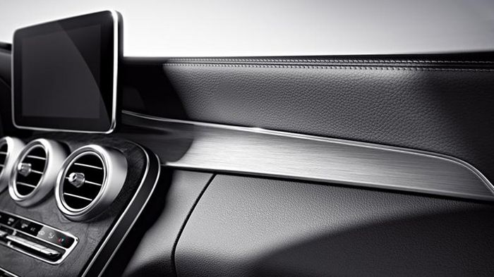 Η κεντρική κονσόλα της C-Class Edition 1 θα φέρει φινιρίσματα από ανθρακόνημα.