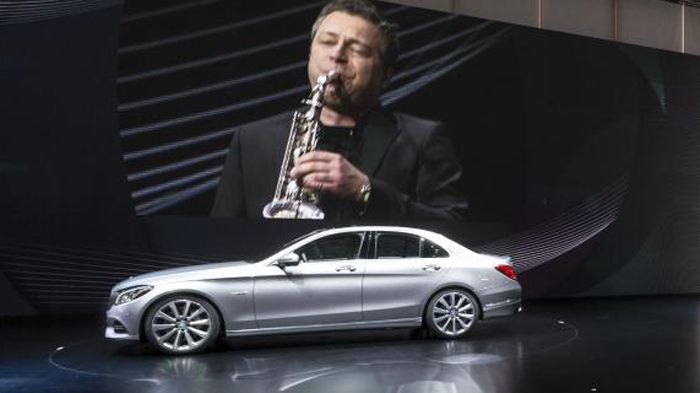 Η Mercedes θέλησε να παρουσιάσει και επί ευρωπαϊκού εδάφους τη νέα γενιά του μεσαίου sedan μοντέλου της, της C-Class.