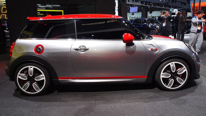 Στο Ντιτρόιτ παρουσιάστηκε το νέο MINI John Cooper Works concept, το οποίο δεν θα απέχει πολύ από το μοντέλο παραγωγής, που θα κάνει πρεμιέρα τον Μάρτ