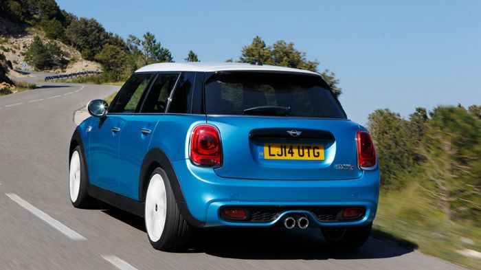Το 2λιτρο MINI Cooper S 5 door έχει ισχύ 192 ίππων, κάνει το 0-100 χλμ./ώρα σε 6,9 δλ., ενώ έχει μέση κατανάλωση 5,9 λτ./100 χλμ. και εκπομπές CO2 136