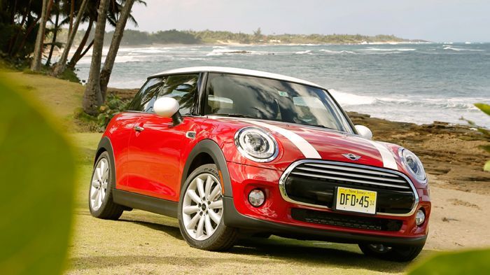 Το νέο MINI One κοστίζει από 16.940 ευρώ -μετά το όφελος της απόσυρσης- στην έκδοση με τους 102 ίππους.