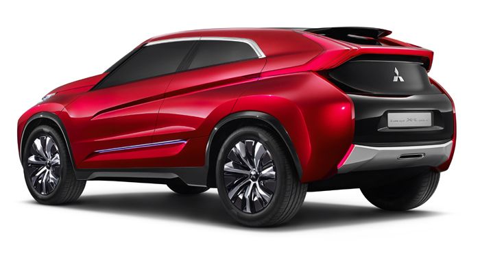Το Concept XR-PHEV επιπλέον χρησιμοποιεί ηλιακά πάνελ ενσωματωμένα στην οροφή που χρησιμοποιούνται για τη φόρτιση της μπαταρίας των περιφερειακών συστ