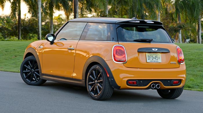 Το κόστος του MINI Cooper S ξεκινάει από τα 23.702 ευρώ.
