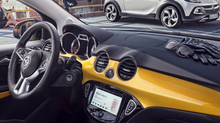 Οι χώροι παραμένουν αμετάβλητοι και έτσι το Adam Rocks  είναι σε θέση να φιλοξενήσει  2+2 επιβάτες. 