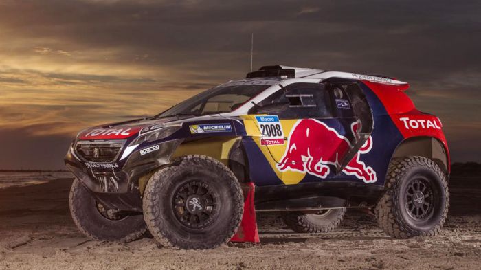 Οι άνθρωποι της Peugeot αποκάλυψαν το 2008 DKR για το Dakar 2015 , που φέρει τα χρώματα των χορηγών της ομάδας -Red Bull & Total- συνδυάζοντας το μπλε