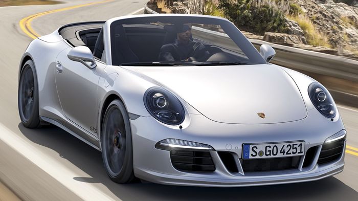 Οι πρώτες Porsche 911 GTS θα φτάσουν στις ευρωπαϊκές εκθέσεις το Νοέμβριο, με τις τιμές να ξεκινούν στη Γερμανία από τις 117.549 ευρώ.