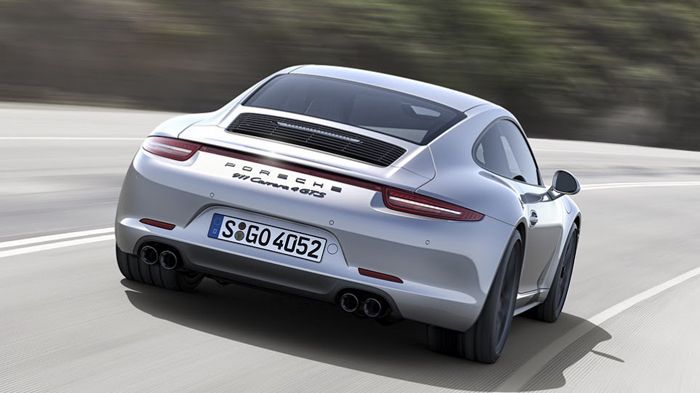 Όλες οι εκδόσεις της 911 GTS έχουν τελική ταχύτητα που υπερβαίνει τα 300 χλμ./ώρα, με την ταχύτερη όλων να είναι η πισωκίνητη Coupe με το 7άρι μηχανικ