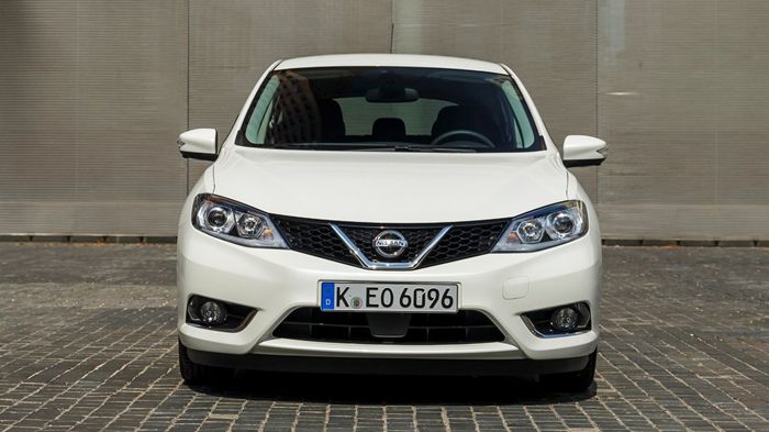 Το νέο Nissan Pulsar είναι πλήρως ενταγμένο στη νέα σχεδιαστική ταυτότητα της εταιρείας, όπως αυτή διαμορφώθηκε από τα Qashqai και X-Trail.