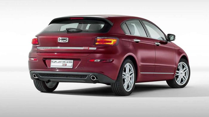 Σχεδιαστικά αλλά και σε επίπεδο πλατφόρμας το νέο 3 Hatch βασίζεται στο sedan, όμως είναι 177 χλστ. πιο κοντό, φτάνοντας το μήκος του τα 4.438 χλστ., 