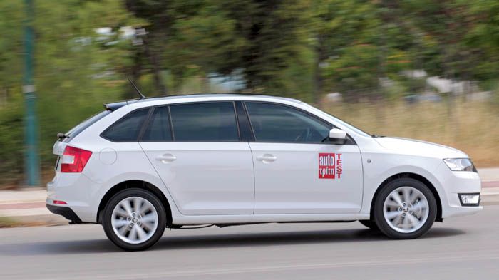 Η «αγχολυτική» έκδοση του Rapid Spaceback με το αυτόματο, διπλού συμπλέκτη, κιβώτιο DSG7 κοστίζει 1.600 ευρώ παραπάνω από το αντίστοιχο μοντέλο με χει