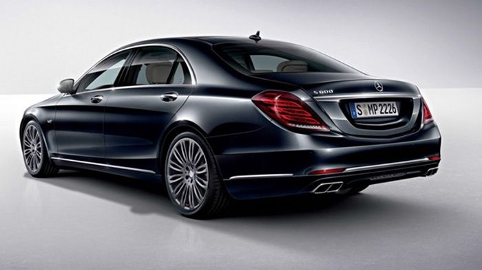 Η νέα Mercedes S600 θα φέρει το λογότυπο της έκδοσης και 2 διπλές απολήξεις της εξάτμισης, ενώ οι φήμες θέλουν το εν λόγω μοντέλο να είναι διαθέσιμο κ
