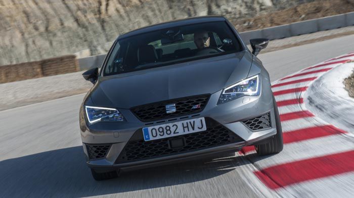 Τα φωτιστικά σώματα είναι τεχνολογίας LED και καταναλώνουν ελάχιστη ενέργεια. 