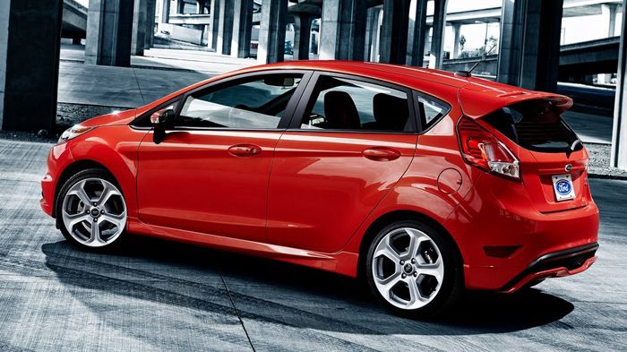 Το νέο Ford Fiesta RS θα διαθέτει αναβαθμισμένα φρένα, ενώ θα διαθέτει εξελιγμένο σύστημα ανάρτησης και διαφορικό περιορισμένης ολίσθησης σε σχέση με 