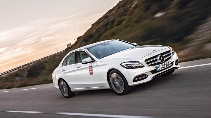 Η νέα Mercedes-Benz C-Class σχεδιαστικά, αλλά και τεχνολογικά, παραπέμπει κατΆ ευθείαν στην ναυαρχίδα της γερμανικής φίρμας, την υπερπολυτελή S-Class.