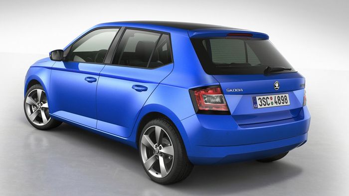 Το πορτμπαγκάζ της νέας Fabia έχει όγκο 330-1.150 λτ. (το μεγαλύτερο της κατηγορίας), εσωτερικό πλάτος 960 χλστ. (+20 χλστ. από πριν), ενώ το πίσω άνο