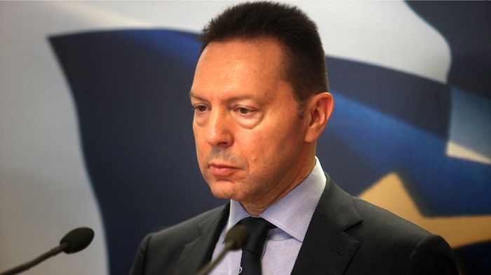 Για την κυβέρνηση, παραμένουν οι «κόκκινες γραμμές» στις απαιτήσεις της τρόικας για απολύσεις στο Δημόσιο το 2015 και τις αλλαγές στο καθεστώς των ομα