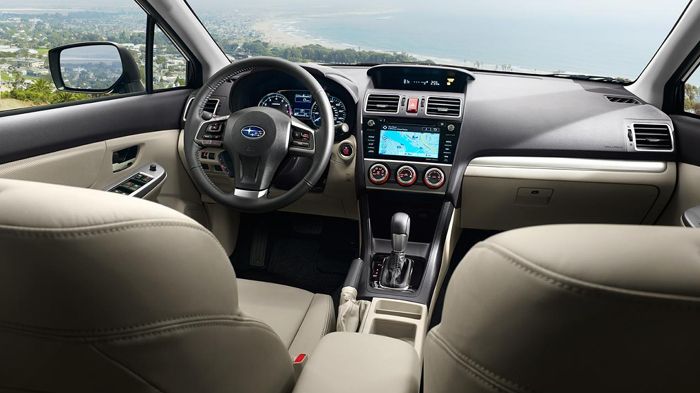 Στο εσωτερικό του facelift Impreza, θα είναι διαθέσιμη στον στάνταρ εξοπλισμό του μοντέλου μια νέα οθόνη αφής 6,2 ιντσών με σύστημα πολλαπλών λειτουργ