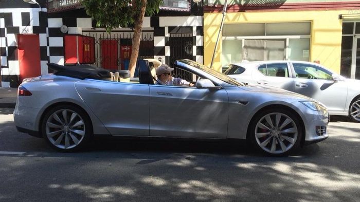 Ένα 4θέσιο cabriolet μοντέλο Model S της Tesla φωτογραφήθηκε στους δρόμους της Αμερικής και φούντωσαν οι φήμες για μια νέα κάμπριο έκδοση του εμπορικο