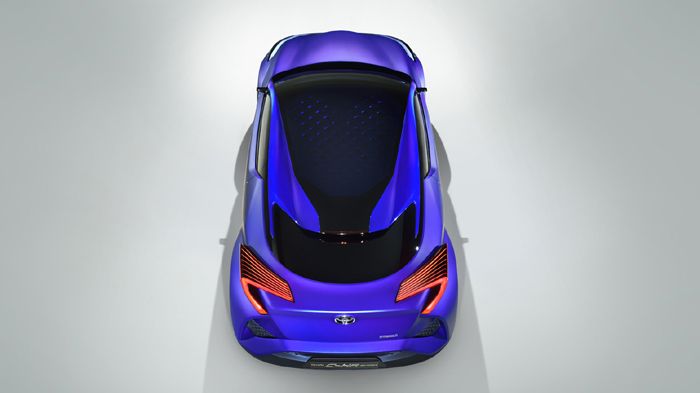 Η εταιρεία «υπόσχεται» βελτιωμένα οδηγικά χαρακτηριστικά, χάρη στο χαμηλό κέντρο βάρους και στην αυξημένη δομική ακαμψία.