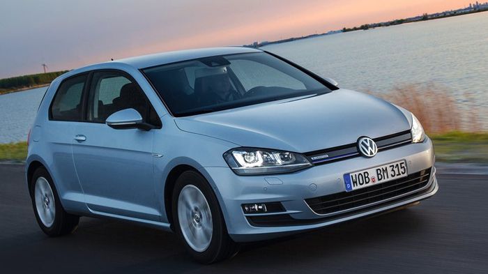 Οι τιμές για το νέο Golf BlueMotion ξεκινούν από τα 20.720 ευρώ με το όφελος απόσυρσης για την 3θυρη έκδοση και από τα 21.670 ευρώ για το 5θυρο αμάξωμ