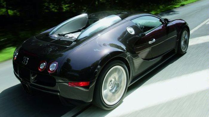 O Schreiber είπε ότι η Veyron θα σταματήσει την παραγωγή της το 2015, όταν το «επόμενο κεφάλαιο είναι έτοιμο να ανοίξει», ενώ δεν απέκλεισε και υβριδι