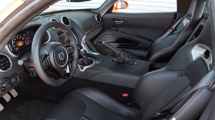 Η νέα γενιά του Dodge SRT Viper να φέρει έναν V10 κινητήρα της Chrysler, ο οποίος πλέον δεν θα είναι ατμοσφαιρικός, αλλά turbo (εικόνα το υπάρχον μοντ