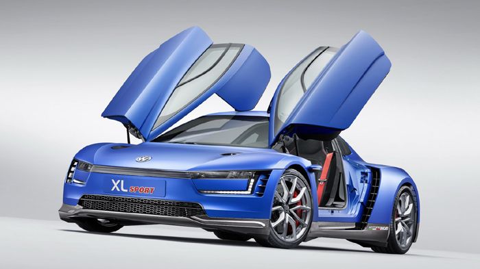 Παρόλο το κοινό DNA με το XL1, το XL Sport προβάλει μια αγωνιστική φιλοσοφία, χάρη στο πλατύτερο και μακρύτερο αμάξωμά του και στις πόρτες που ανοίγου