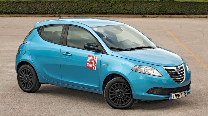 Η Ypsilon Elefantino διατίθεται σε δύο νέα εξωτερικά χρώματα -τυρκουάζ και μωβ- και 5 νέους συνδυασμούς διχρωμίας.