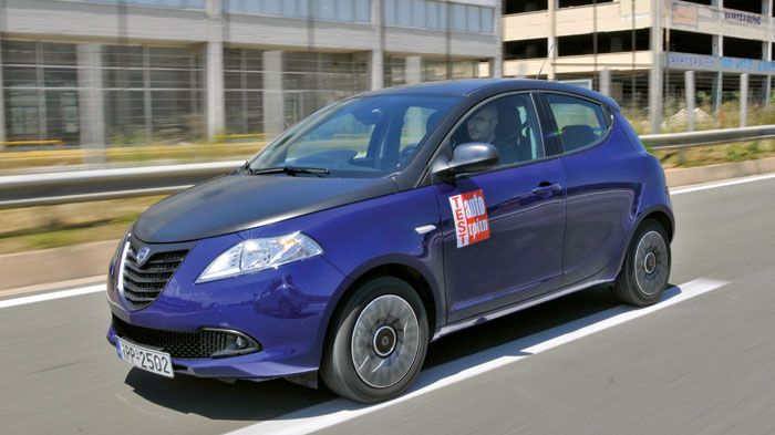 Iδιαίτερη σχεδιαστικά και με έντονο προφίλ, η νέα Ypsilon, στην έκδοση Momodesign, απευθύνεται σε ένα δυναμικό κοινό που θέλει να ξεχωρίζει.