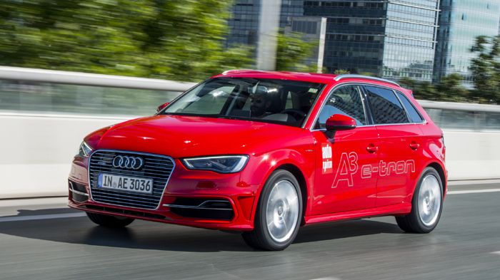 Το λογότυπο e-tron στην μάσκα, στην πίσω πόρτα και στα μαρσπιέ, ο επανασχεδιασμένος προφυλακτήρας μπροστά και ο πίσω διαχύτης είναι τα στοιχεία που υπ